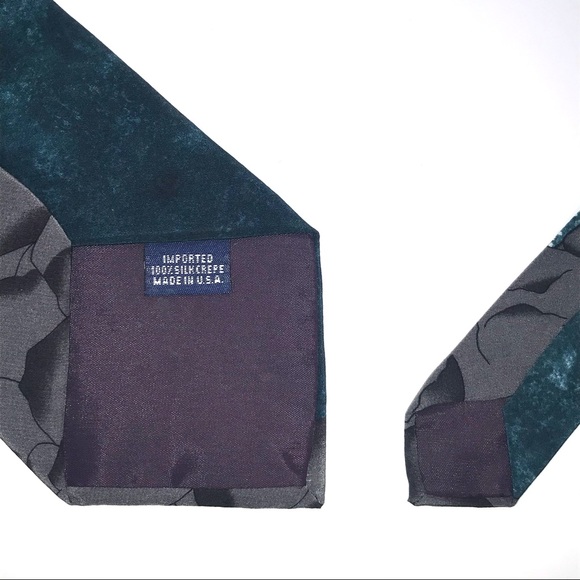 WWF World Wildlife Federation tie, humpback whales - Picture 5 of 7